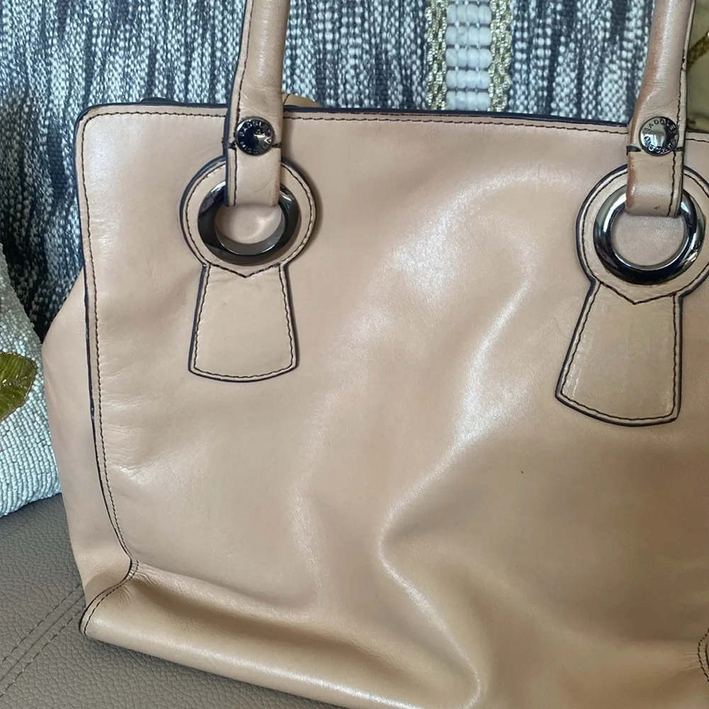 Badgley Mischka beige leather handbag - Picture 10 of 10